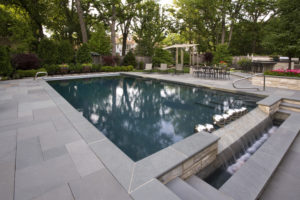 bluestone-pavers-pool-fountain