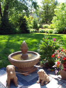 patio-fountain-backyard